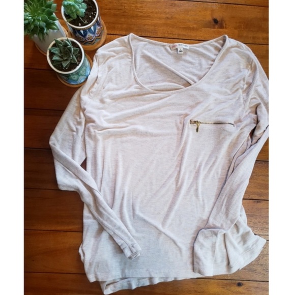 Zenana Outfitters Tops - Zenana Outfitters Cream Long Sleeve With Zipper